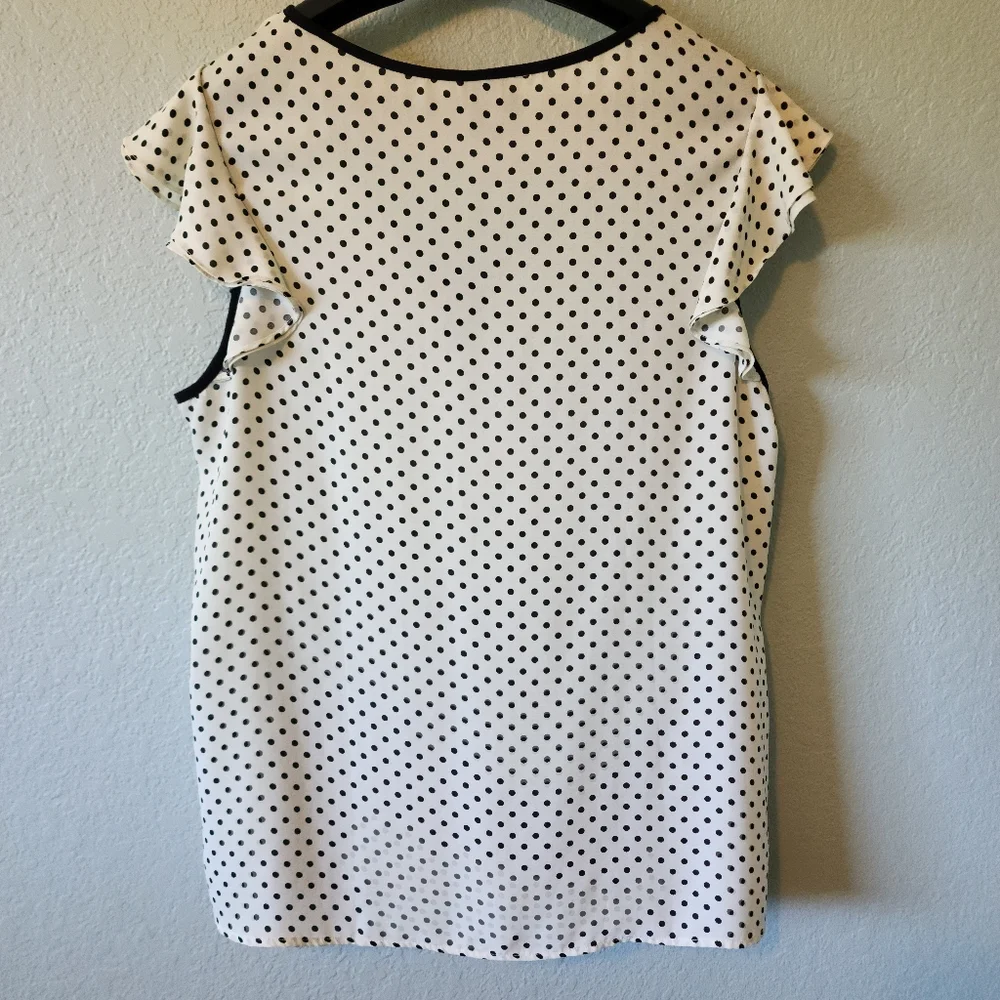 Torrid - 3X - White and Black Polka Dot Tie Neck - Picture 8 of 10